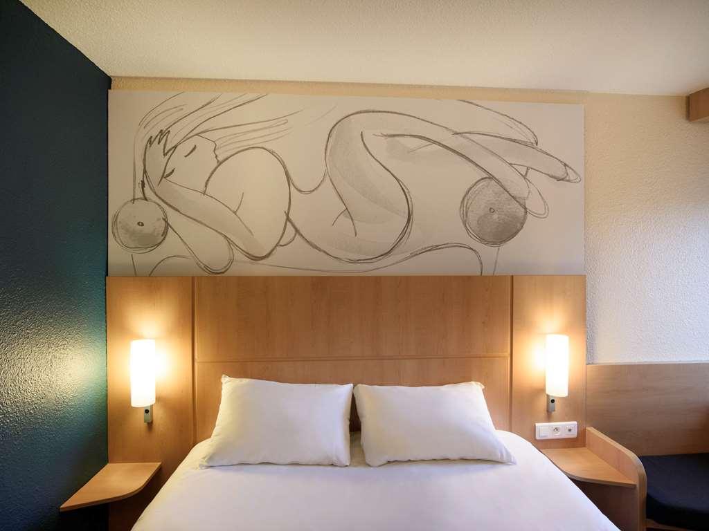 B&B Hotel Le Mans Centre Cathedrale Room photo